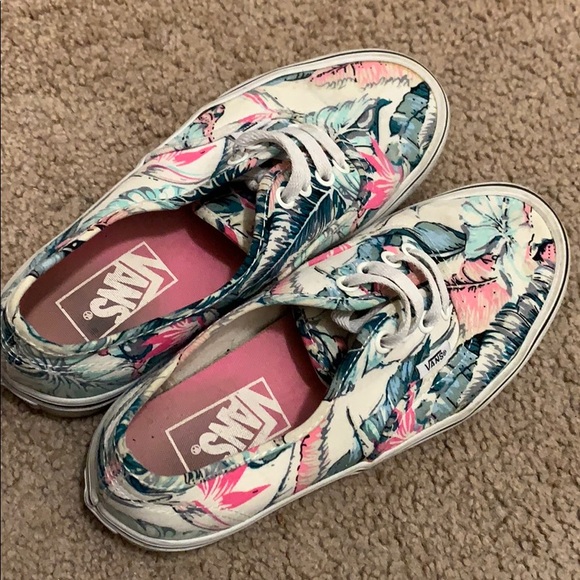 Floral vans - Picture 3 of 4